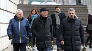 Легенди на "Левски" се ядосаха на "фалшива новина" за 100 млн. държавен кредит