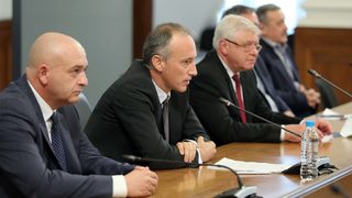 Властите пуснаха детските градини и яслите от петък с апел да не се ходи