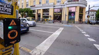 Бутоните за пешеходци <span class="highlight">на</span> светофарите в София отново работят
