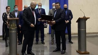 Едно наум: Гешев награди прокурорка, отказала да разследва него и Цветанов