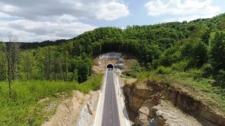 <span class="highlight">Срутище</span> затвори временно чисто новия обходен път на Габрово