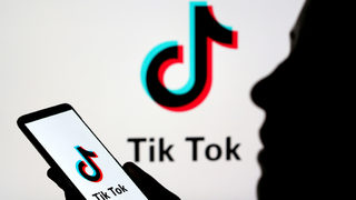 Как TikTok се превърна от място за танци в новото пространство за младежки активизъм