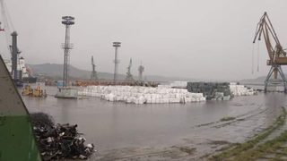Отпадъците, пристигнали на пристанище Варна-Запад, са гориво за циментовия завод в Девня