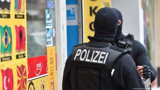 Кварталът, в който германската полиция влиза само с бойни униформи