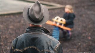 Десетилетия наред в Берлин педофили са ставали приемни бащи