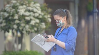 Броят на заразените с коронавирус за денонощие вече не е решаващ критерий за затягане на мерките