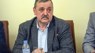 Коронавирусът в България: Случаите нарастват, ако се слушат самозванците, заяви Кантарджиев