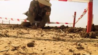 Да търсиш и обезвреждаш мини - новата работа на група жени в Северен Ирак
