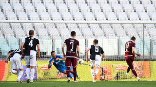 Снимка на деня: Вечният <span class="highlight">Буфон</span> и големият му рекорд