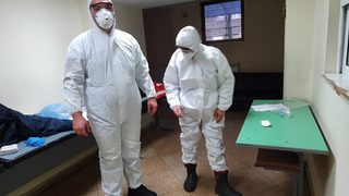 Защо д-р Стамов се оказа само с маска пред болен с коронавирус