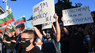 Коронавирусът в България: лекарският съюз призова протестиращите да спазват мерките и да се пазят (хронология)