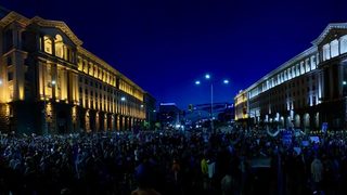 Ден пети: Хиляди се сляха в протестите с исканията за оставките на Борисов, Гешев и Маринов (хронология)