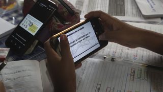 Телефоните в ръцете на децата - полезни вместо опасни