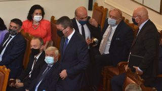 Конграчулейшънс. Гражданите скъсаха връзката с вас