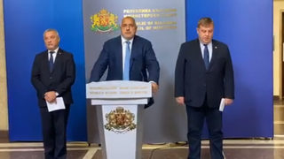 Смяната на министри - разместване на столовете на палубата на "Титаник"