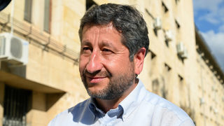Блокираният Орлов мост е сигналната система на българската политика, смята Христо Иванов