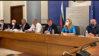 "Ако се развърже повече кесията, ще спадне напрежението"