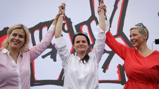 Три жени поведоха борбата срещу последния диктатор в Европа