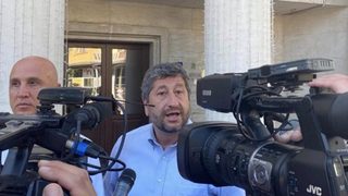 Подкрепата за "Демократична България" се е удвоила заради акцията в Росенец от началото на юли, смята Христо Иванов