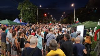 Ден 27: Блокада на магистрала, гладна стачка и "Оставка фест" (хронология)