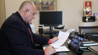 Кабинетът отново раздаде милиони от парите на данъкоплатците