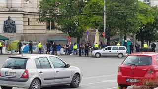 Политическата криза: Управляващите пратиха полицията да разчисти блокадите (хронология)