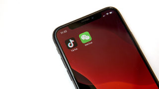 Тръмп забрани на американците всякакъв бизнес със собствениците на TikTok и WeChat