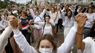 В Беларус убитите протестиращи са двама, Полша, Латвия и Литва предложиха да посредничат