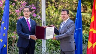Заев получи мандат за правителство, но още няма мнозинство