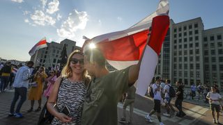 "Вече не мога да се усмихвам от екрана": журналистите в държавните медии в Беларус напускат