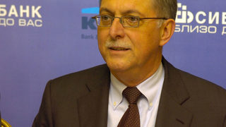 Андре Берген: Ръст от 60% на кредитите годишно не е устойчив, нито здравословен