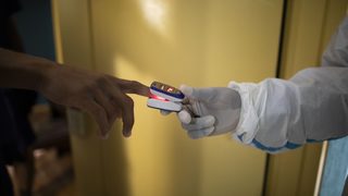 Коронавирусът по света: Пандемията може да заличи напредъка в медицината, предупреди СЗО (хронология)