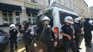 Политическата криза: на фона на бурни протести управляващите опитват да печелят време (хронология)