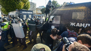 Незабавни оставки на вътрешния министър и полицейските шефове