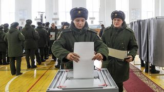 От отровата до "умното <span class="highlight">гласуване</span>" - пет факта за изборите в Русия днес