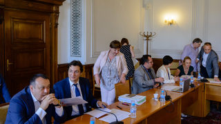 Правната комисия преодоля ветото на президента за кариерните бонуси в Съдебния съвет