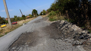 Как централната власт си купува политическо влияние