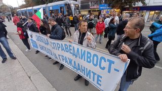 Ден 84: Питайте Борисов дали може да ползвате метрото (допълнена)