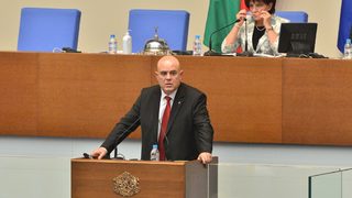БСП поиска от Гешев да се самосезира за Пеевски, ГЕРБ и ДПС подкрепиха отчета му (хронология)