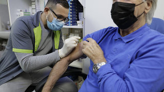Коронавирусът по света: Европейската агенция по лекарства може да одобри ваксина рано догодина (хронология)