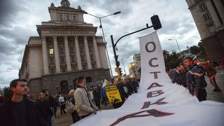 Ден 102: Всеки може да каже на властта "вън"