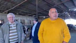 По наклонената плоскост като при Виденов – раздаване на пари на калпак