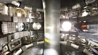 Великобритания тества нов сферичен реактор за термоядрен синтез