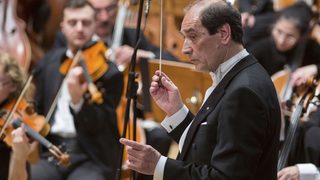 "Лебедово езеро" и "Гогол-сюита"