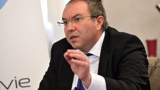 Планираме нови ограничения от четвъртък, каза здравният министър