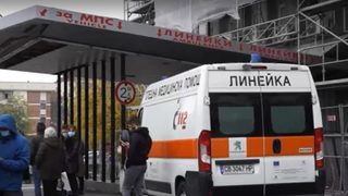 "От март не сме почивали": Лекари от "Пирогов" за битката с COVID-19