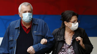 Коронавирусът по света: Полицейски час в Сърбия, някои общини са в извънредно положение