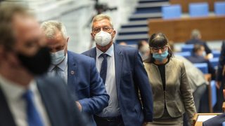 На живо: Депутатите приеха бюджетите за здраве и пенсии (хронология)