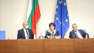 На гърба на новите строги мерки заради коронавируса парламентът отхвърли "рестарта на Борисов"