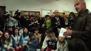 Трябват ни четящи и грамотни хора. Инвестирайте силно в библиотеките